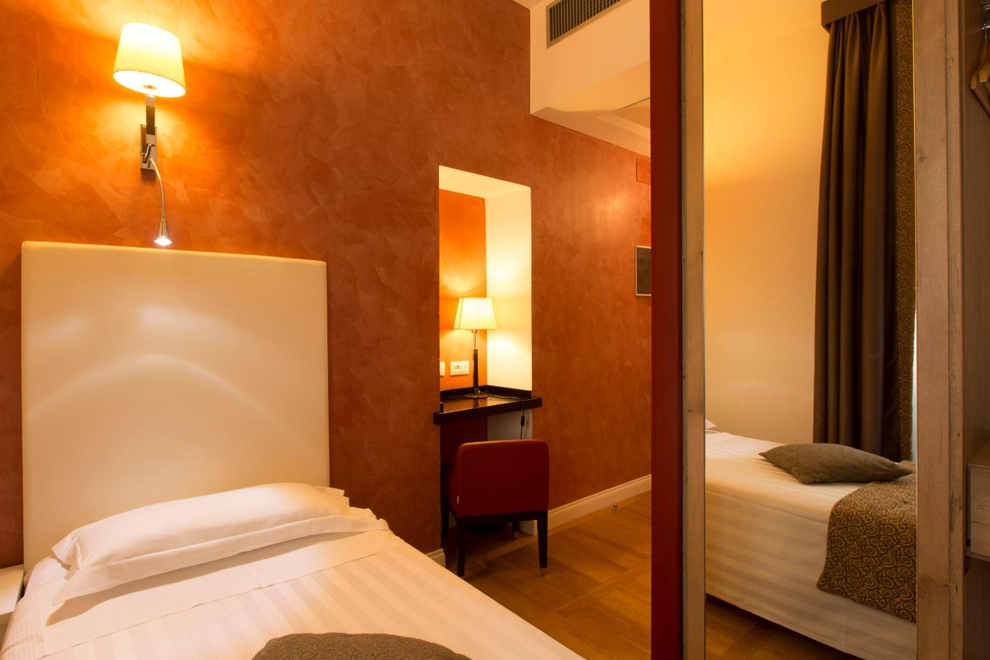 Floris Hotel Roma Cameră foto