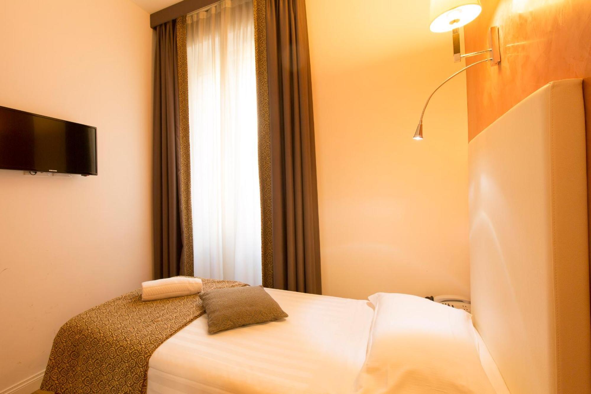 Floris Hotel Roma Cameră foto