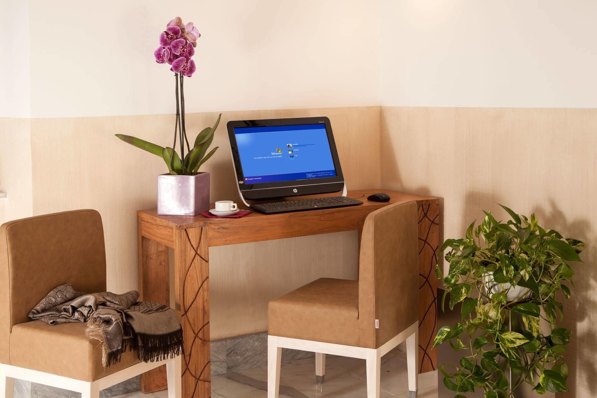 Floris Hotel Roma Exterior foto